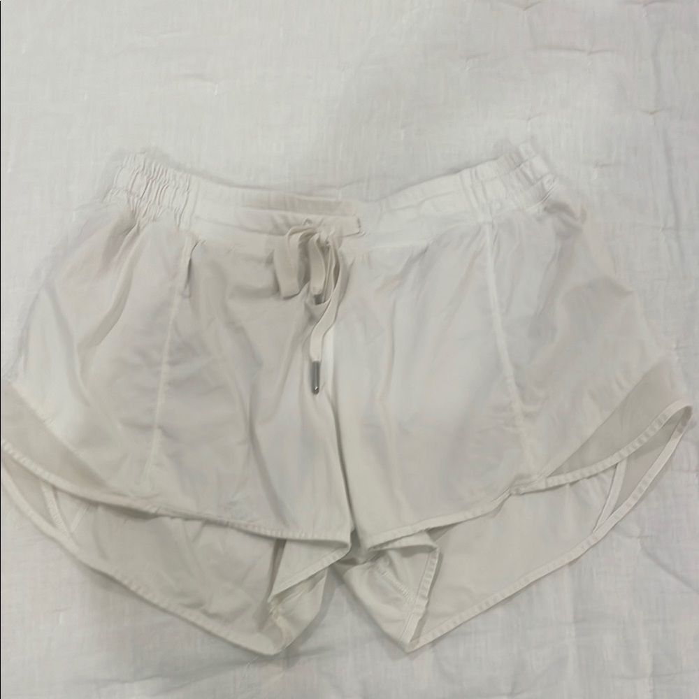 lululemon athletica hotty hot shorts 2.5” inseam